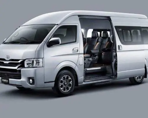 峇里島| 印尼 私人麵包車或小型巴士租賃（含司機，最多可容納 14 名乘客）