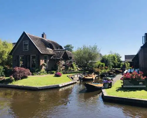 Zaanse Schans, Lego Village and Giethoorn Tour with Hotel Pick up and Boat Cruise l Chinese or English Tour Guide l Amsterdam, Netherlands