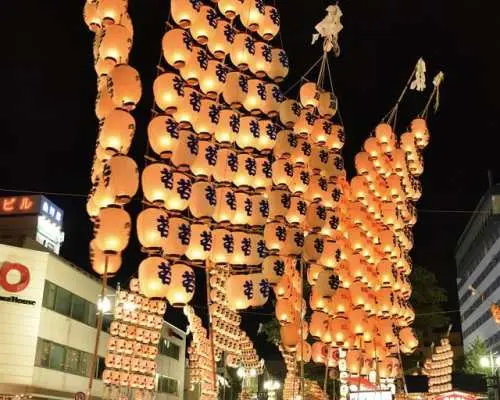 青森ねぶた祭・秋田竿燈まつり・平泉中尊寺御開帳 2泊3日観光ツアー