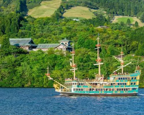 Mount Fuji and Hakone Day Trip | Lake Ashi Pirate Boat Tour + Owakudani Cable Car Ride + Enoshima Island Scenic Spots and Dining | Depart from Tokyo and Shinjuku
