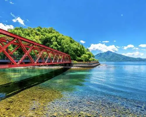 北海道札幌出發｜支笏湖藍湖＋定山溪溫泉一日遊｜北國祕境湖景·森林溫泉｜4–9人精品小團｜中文司導