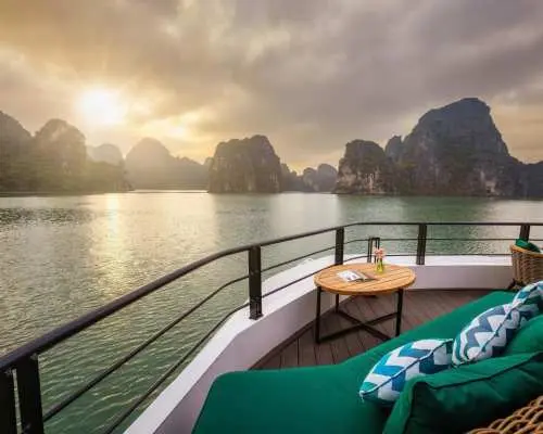 Ha Long Bay Deluxe Day Cruise with Buffet Lunch, Kayaking & Sunset Party | Limousine Transfer | Small Group (Max 20)