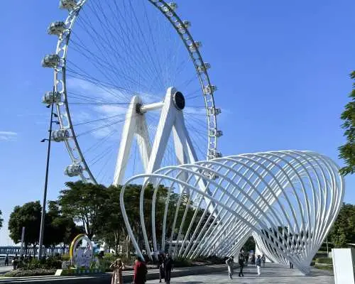 Dongguan 2-Day All-Inclusive Tour | Daily Departures in April and May | No Shopping Stops | Visits Popular Attractions like Zhongshuge Bookstore | Stay at Dongguan Lanyue Oriental Hotel + Play Mahjong at Your Fingertips + Seafood Buffet Dinner