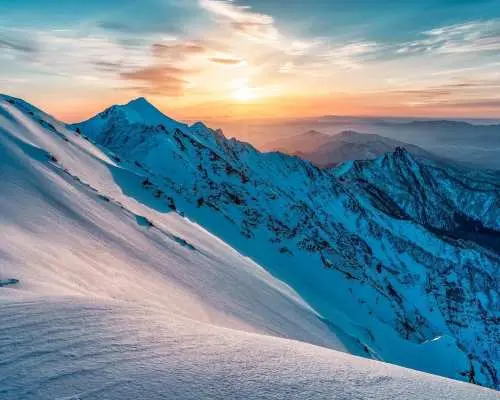 One-day tour of Jade Dragon Snow Mountain in Lijiang, Yunnan, China (Glacier Park/Blue Moon Valley/Includes oxygen cylinder, cold-weather clothing, and lunch)