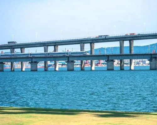 【5-8月福建高鐵純玩4日團】土樓文化＋鼓浪嶼海島＋泉州古城巡禮｜靈玲馬戲親子體驗｜全程入住五鑽酒店｜品味鮑魚宴+地道閩南美食