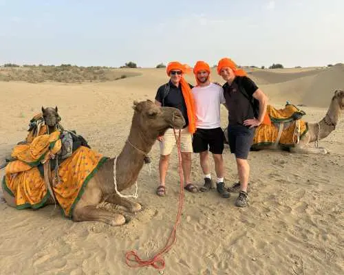 Jaisalmer: Jeep Safari, Camel Ride, Dinner and Folk Dance