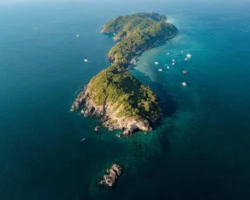 Phuket:Phi Phi Island with Premium Buffet & DJ by Noah Yacht