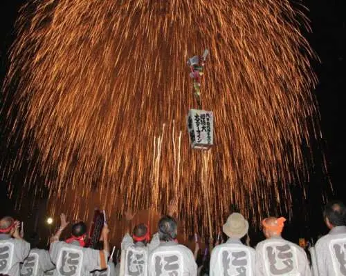 [Reserved Seating Included] Katagai Festival 4-Shaku-Dama Fireworks Display, Overnight Bus Return Trip, Sightseeing Tour, Departing from and Arriving at Shinjuku Station