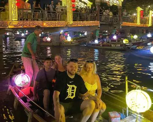 Hoi An Lantern Making Class with Lantern Boat Trip