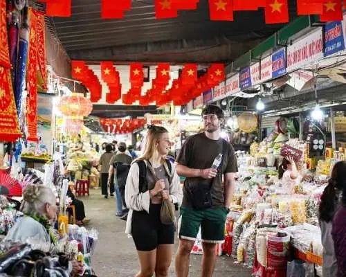Hue Walking Street Food Tour