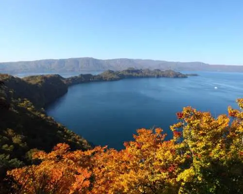 青森秋田岩手｜奥入瀬渓流・角館・十和田湖・田沢湖・松川渓谷｜紅葉5景巡り2日間【東京発】