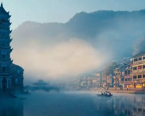 中国湖南私人定制旅行（张家界/天门山/长沙/凤凰古城/芙蓉镇）