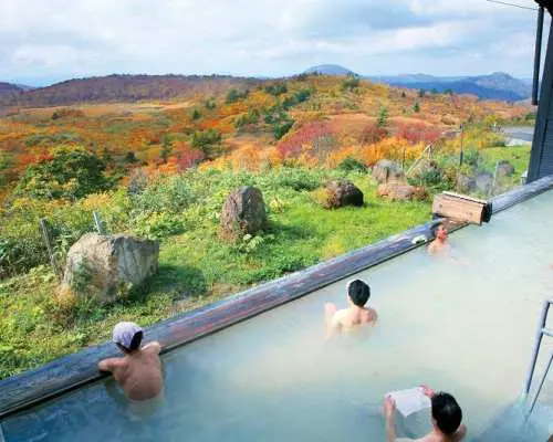 東北紅葉ツアー2日間｜日本百名山「安達太良山」｜栗駒山ハイキング｜鳴子温泉【東京発】