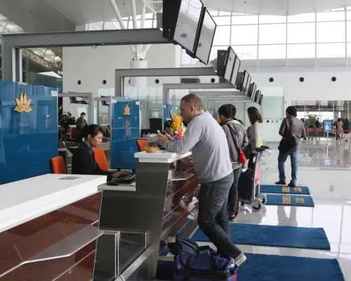 ノイバイ国際空港（ハノイ）のファストトラックサービス