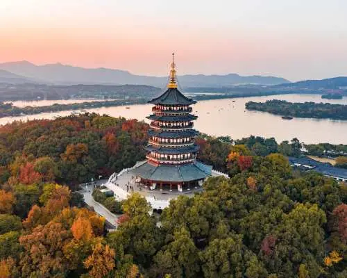 中国上海+苏州+杭州+乌镇私人订制旅行（外滩/豫园/西湖/拙政园）