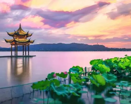 中国上海+苏州+杭州+乌镇私人订制旅行（外滩/豫园/西湖/拙政园）