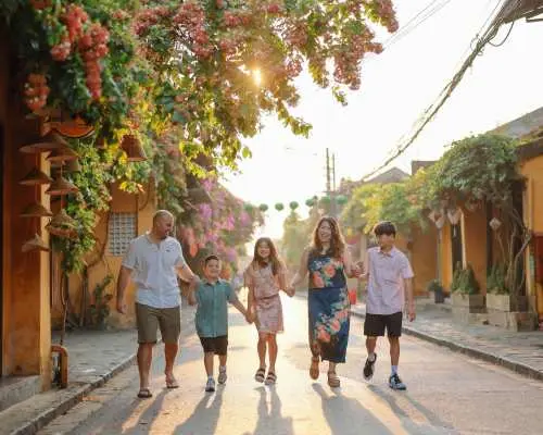 1-Hour Hoi An Ancient Town Photo Shoot & Video Reel Experience