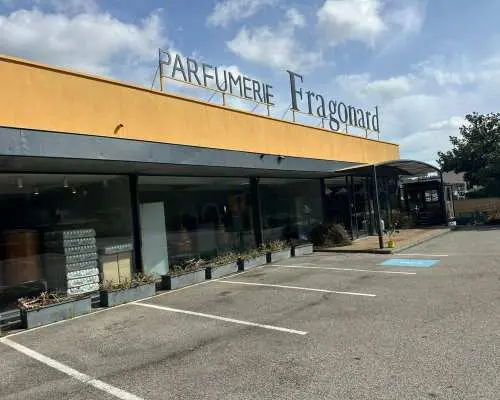 Nice to Grasse French Riviera Perfume, Wine, and Food Tour