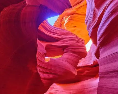 Las Vegas round-trip tour of Upper/Lower Antelope Canyon + Horseshoe Bend + Lake Powell / Lunch included / Small group of 14 people / Business vehicle