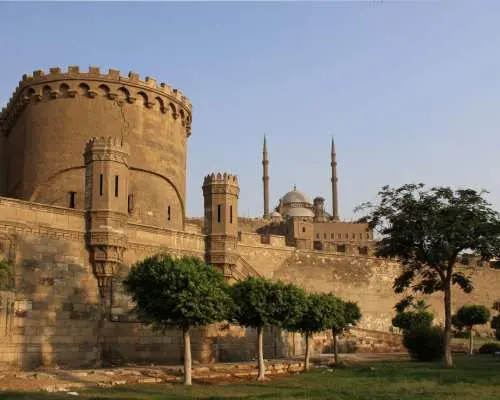 Guided Pyramids of Giza Day Trip With Saladin Citadel Tour