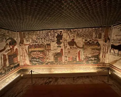 Guided Luxor Royal Tombs Tour at Valley Of The Queens & Kings