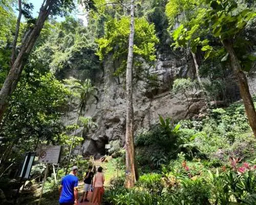 ทริปวันเดียวปีนัง : ปะลิสกัวเกลัม & เมืองชายแดนปาดังเบซาร์ พร้อมบริการรับส่งที่โรงแรม