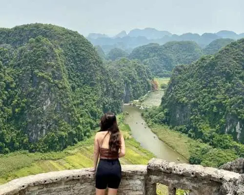 Ninh Binh Day Tour: Trang An Boat Ride, Hoa Lu & Bear Sanctuary