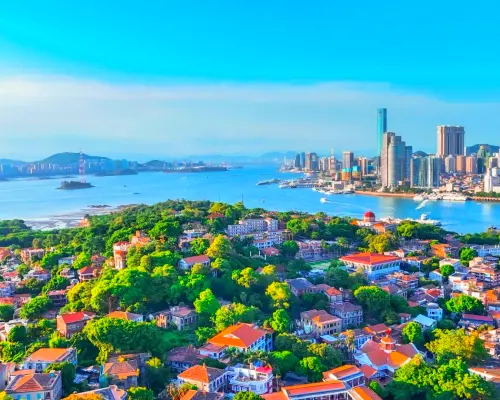 南普陀+鼓浪屿+菽庄花园1日游 （琴岛鼓浪屿 赏中西建筑 览万国芳华 千年古刹【南普陀寺】虔心礼佛 ）