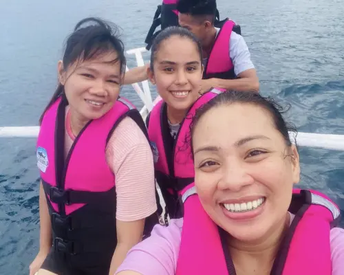 Boracay: Libertad Whale Shark Tour with Orientation – Meet the Gentle Giants of the Ocean
