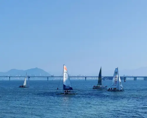 鼓浪屿/健康步道/港仔后海滨浴场/协和礼拜堂/怡园/天主教堂/最美网红转角/帆船出海冲浪/沙坡尾/演武大桥观景平台/纯玩3日游