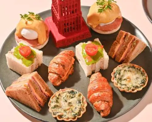 Afternoon tea at Rendezvous Lounge & Bar by The Landmark Bangkok