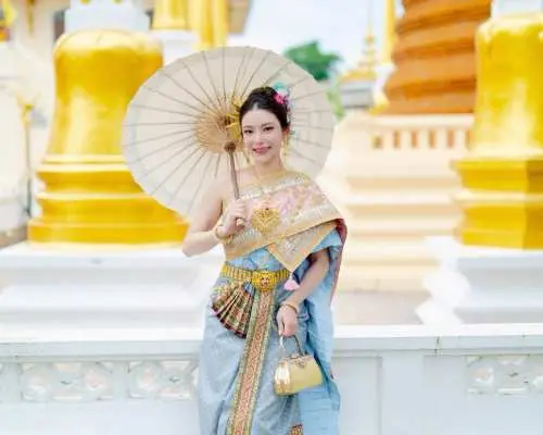 Sanae Thai Closet：普吉島老城區的泰國傳統服飾租借|泰國