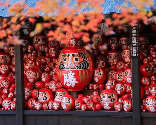 【大阪発・1名様からグループツアー可】京都のあらゆる風景に恋する｜美山合掌造り集落、勝尾寺、竹林、そして幸運を呼ぶ野宮神社を巡るロマンチックな日帰り旅。