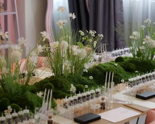 Ho Chi Minh City | Perfume and Floral Gift Box Workshop | With Instructor