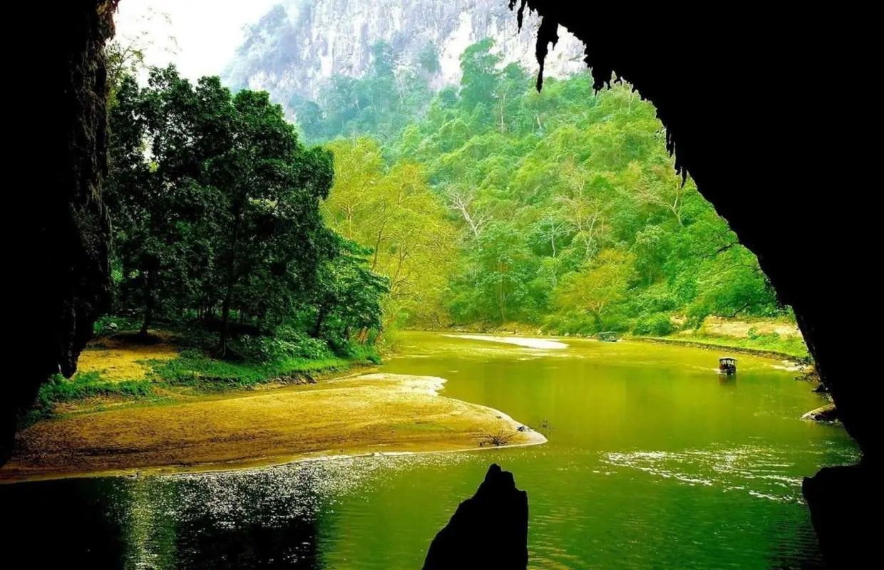 Tour 5 Ngày 4 Đêm | Vòng Cung Đông Bắc Việt Nam: Hà Giang - Cao Bằng - Ba Bể (Từ TP. HCM)