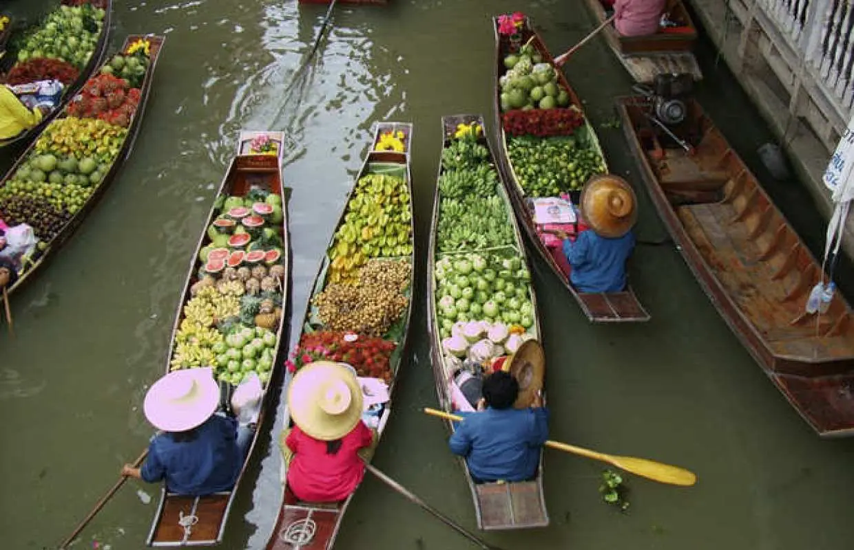 Maeklong Railway & Damnoen Saduak Floating Tour: Iconic Thai Markets