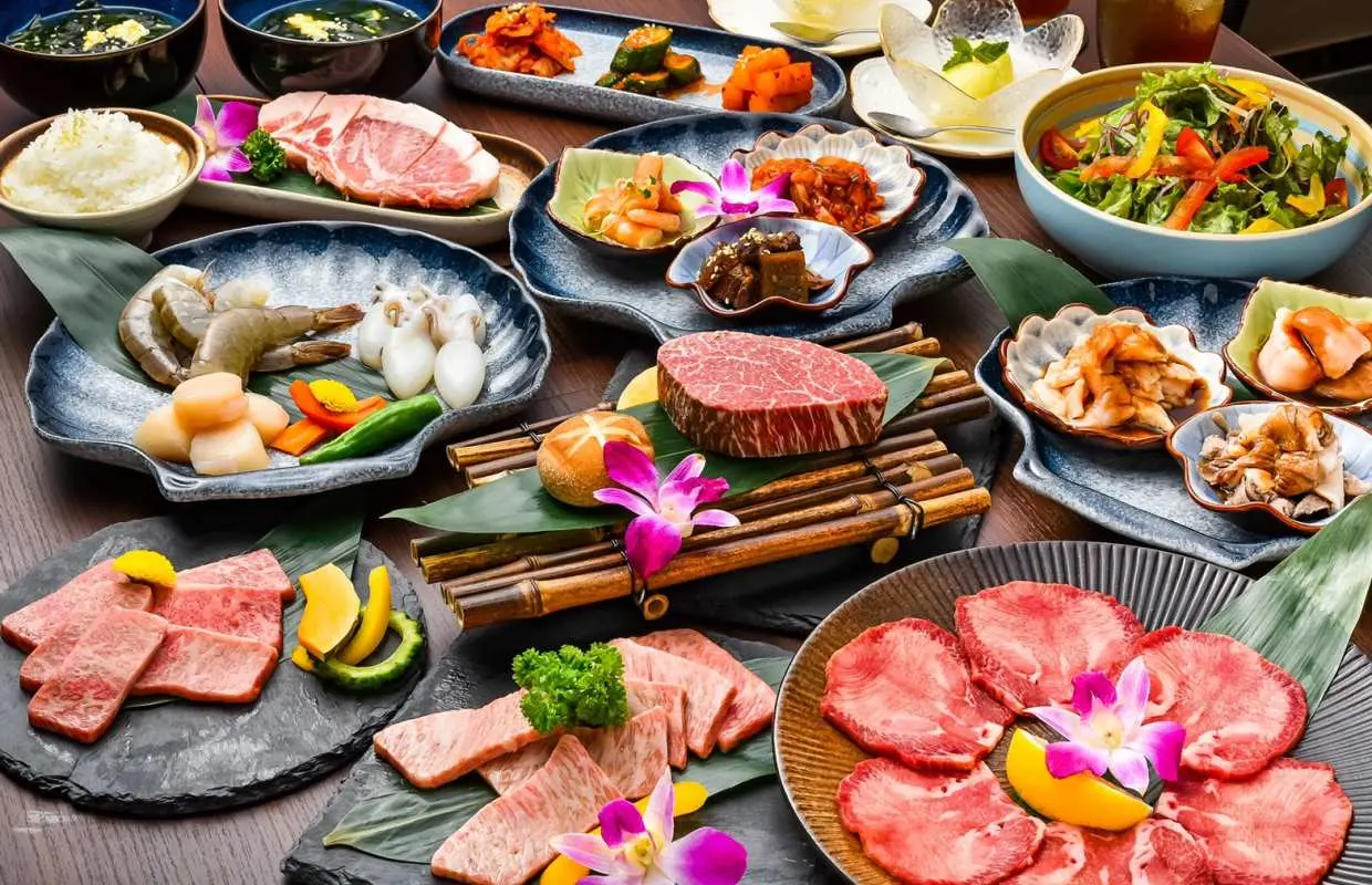 日本沖繩｜美國村海景餐廳  和牛燒肉 牛武士｜ 2 種套餐任選