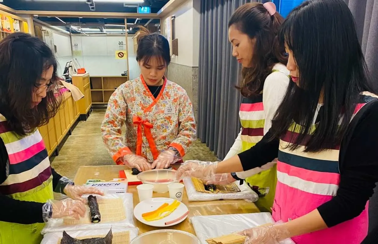 【私人旅遊】高陽汗蒸溫泉（Aqua Field）+紫菜包飯、泡菜、韓服體驗（紫菜工廠）+幸州山城一日遊（首爾出發）|韓國