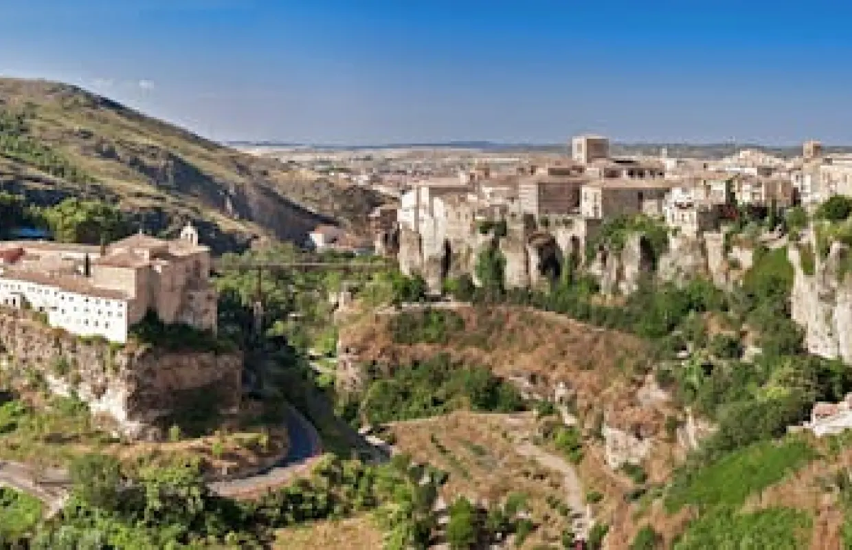 从马德里出发的昆卡自然和城市之旅