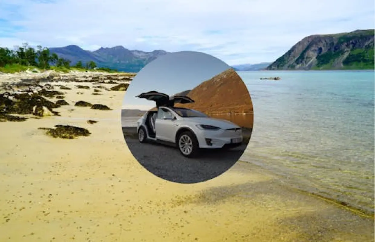 ทัวร์ฟยอร์ดส่วนตัวจากทรอมโซด้วยรถยนต์ TeslaX