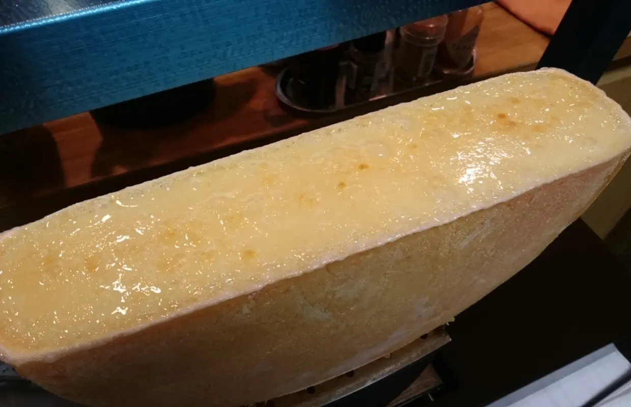 埼玉縣久喜/蓮田地區 | 體育酒吧 Raclette Cheese Senmonten Hasuda Bar（拉可雷特奶酪專門店 Hasuda Bar） |僅座位預定
