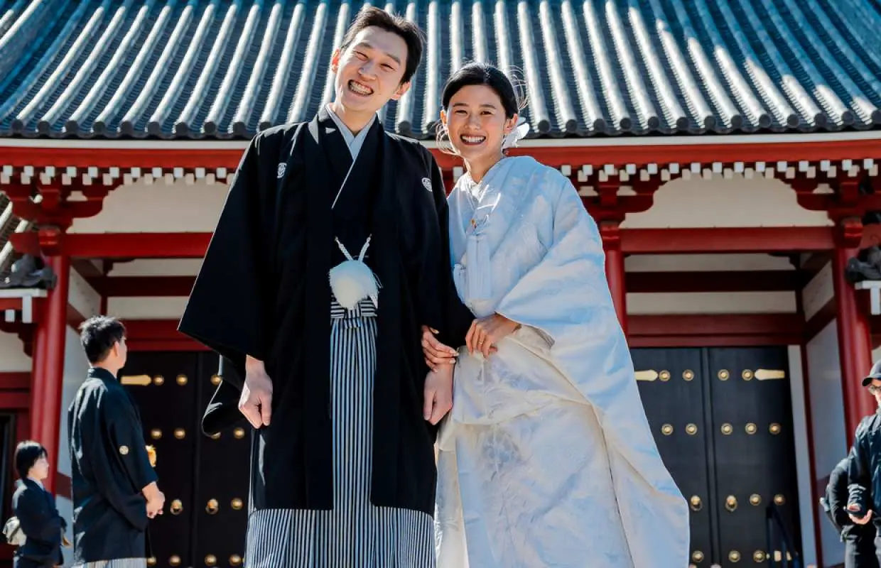 【TOKYO｜INAI WEDDING WASOU】Asakusa rickshaw experience wearing traditional Japanese bridal clothing. Choose one of the two