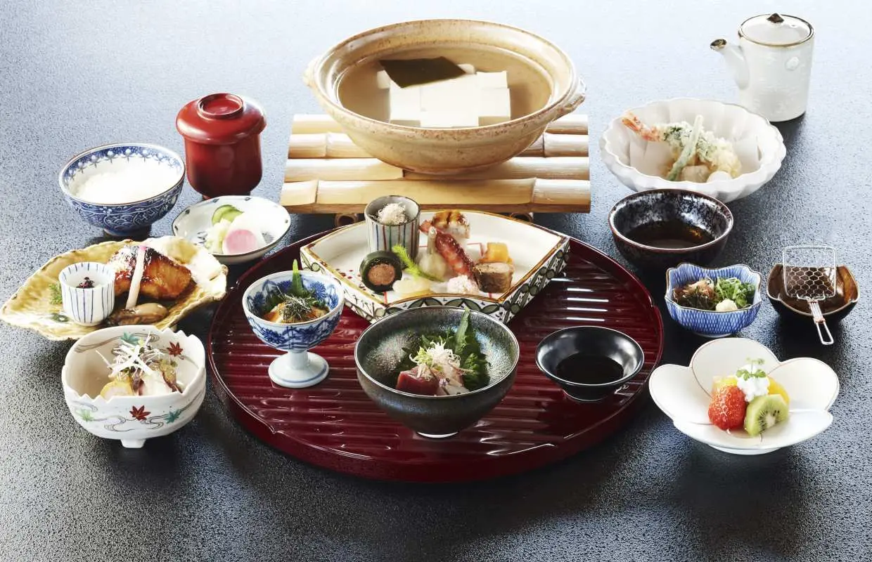Kyoto, Japan｜Ryotei Yachiyo Four Seasons Garden Kaiseki Cuisine Sukiyaki Shabu Shabu