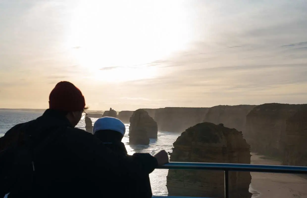 Great Ocean Road and Twelve Apostles Sightseeing Tour by MR JOHN TOURS <Japanese-speaking guide>