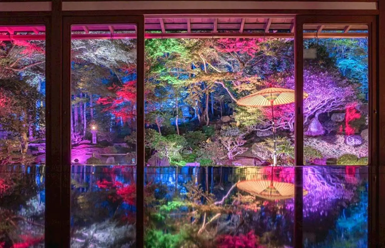 Two-Day Shiga Lake Biwa Tour: Miho Museum, Omihachiman, Shirahige Shrine Water Torii Gate, and Lake Biwa