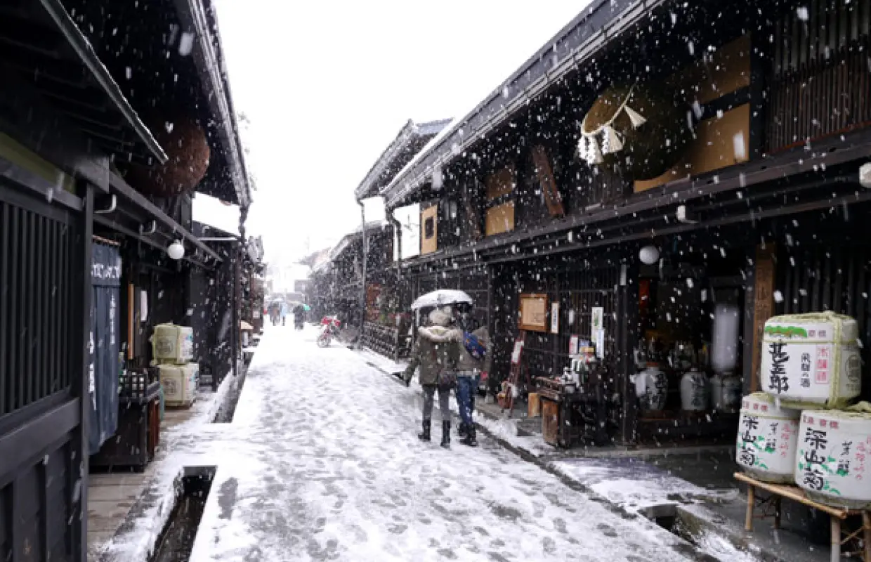 【日本旅遊】KHH合掌村夢幻點燈～金澤兼六園、御在所岳樹冰、庄川峽遊覽船、牧歌之里戲雪五日