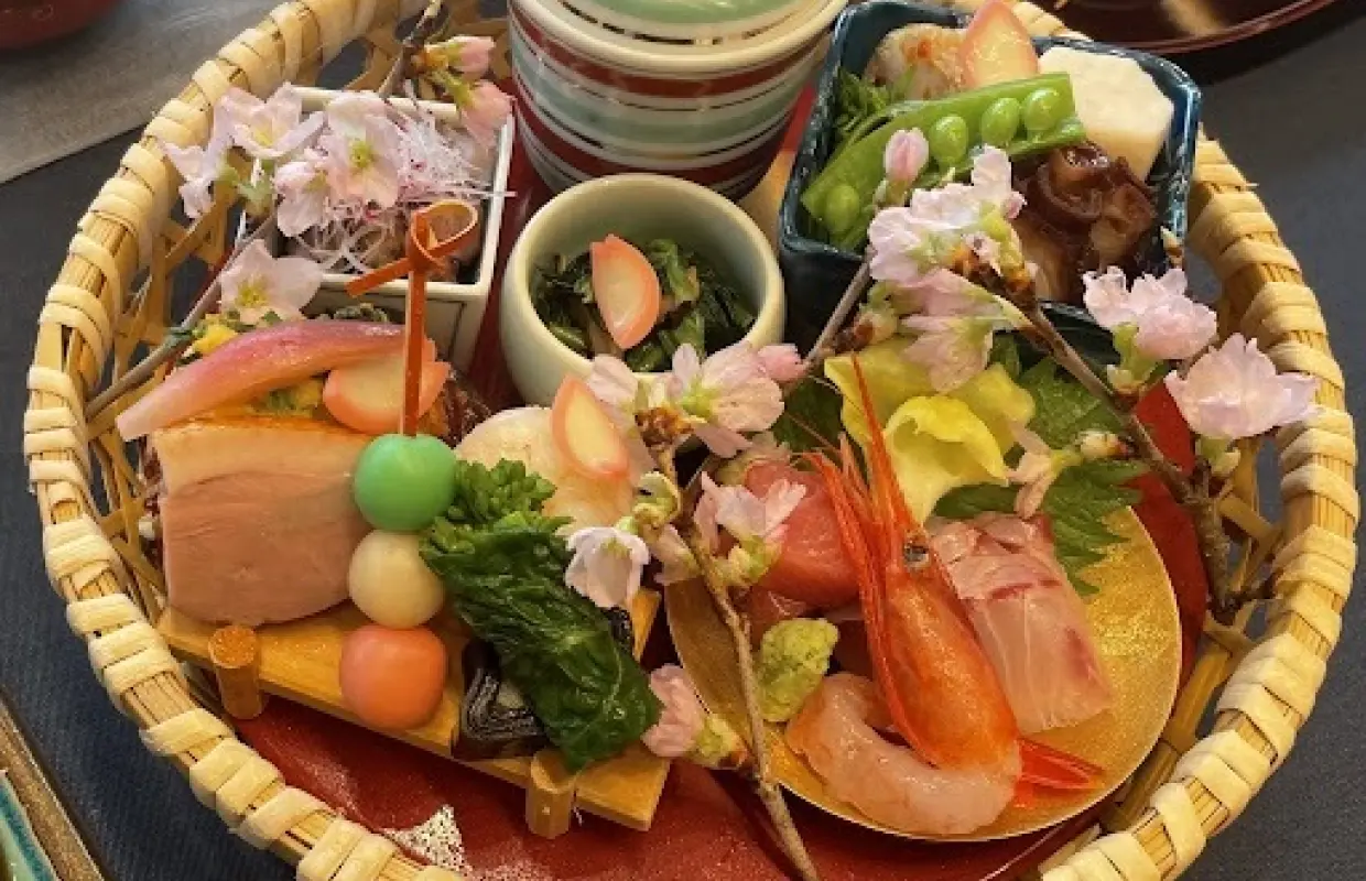 คานาซาวะ จังหวัดอิชิกาวะ | คาเฟ่ สึจิ คาเทเอ็น (สวนตระกูลสึจิ) | เฉพาะจองที่นั่งเท่านั้น