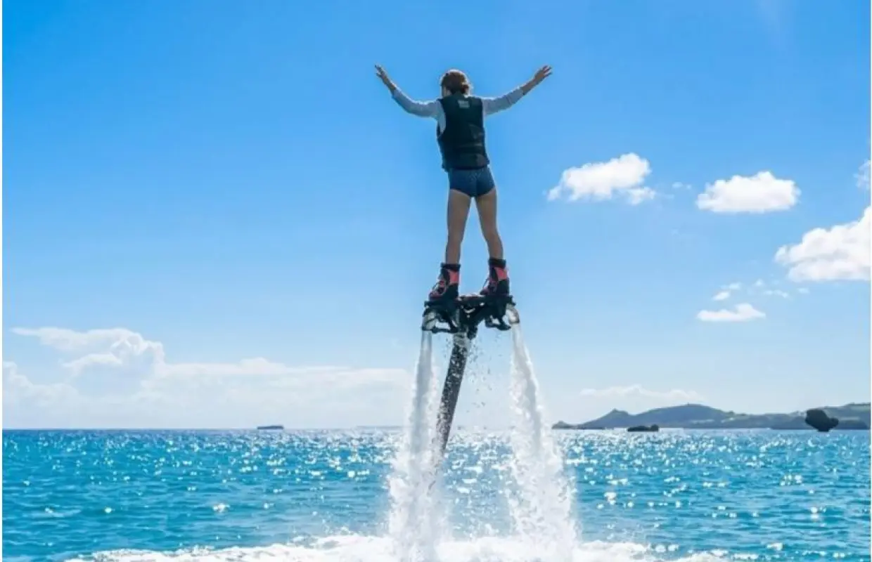 【沖縄・那覇・浦添】イッテQ出演！フライボード、バナナボート、ジェットスキーなどお好きなアクテビティを『2種』当日現地でチョイス！
