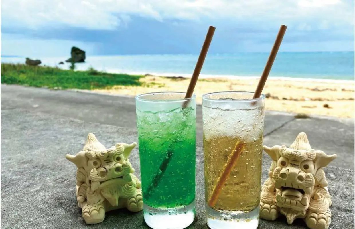 [Okinawa, Nakijin Village] Experience painting plaster shisa (medium and large) while enjoying a drink at the seaside cafe! 7 minutes by car from Churaumi Aquarium ★ Beginners, couples, and families welcome