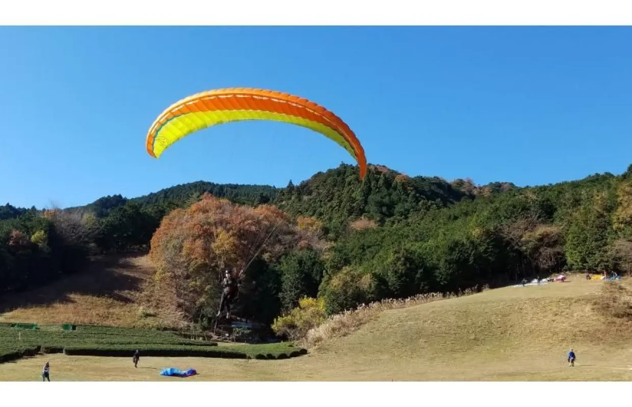 【埼玉・パラグライダー】(9:45 お車でご来校) 自分で空を飛ぶ感動！本格フライト体験1日プラン